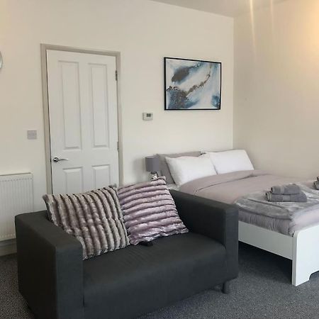 Newly Renovated Modern Studio Apartment Penzance Exterior photo