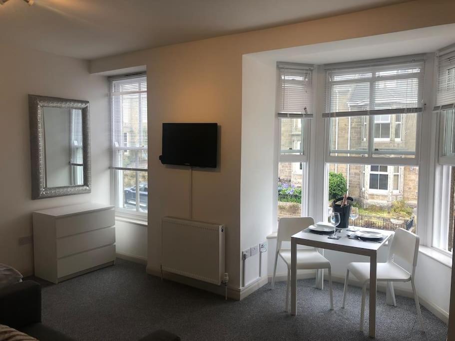 Newly Renovated Modern Studio Apartment Penzance Exterior photo