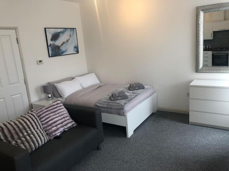 Newly Renovated Modern Studio Apartment Penzance Exterior photo
